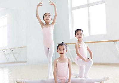 少儿舞蹈/李落/周日下午15:50-17:20/北楼105